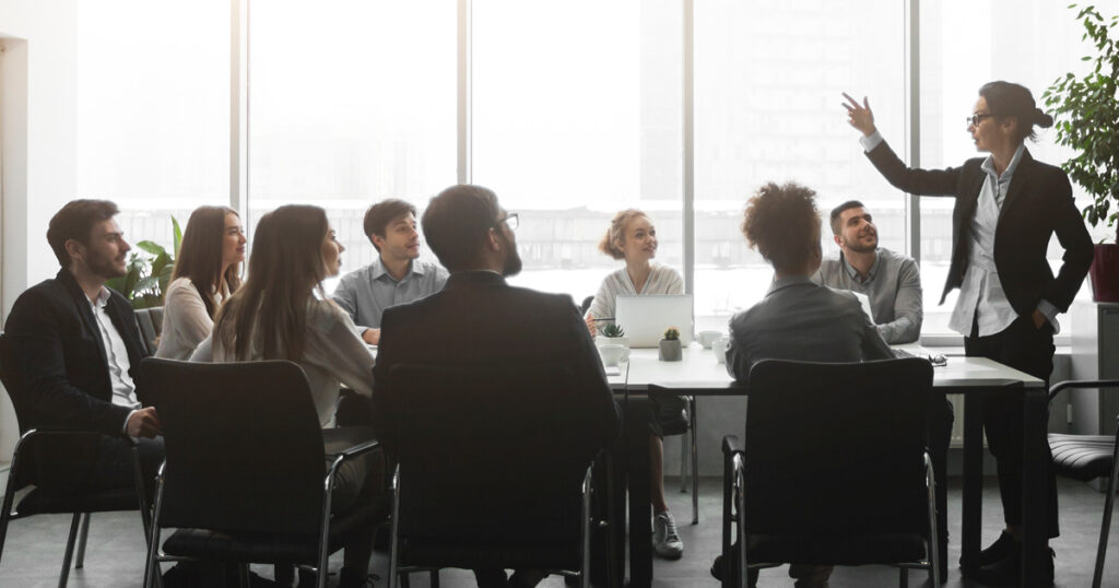 Les 5 piliers du management : donner du sens, communiquer, valoriser et faire grandir son équipe